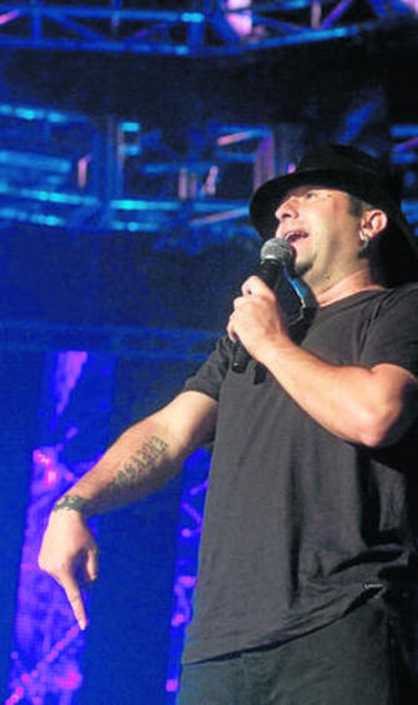 José Luis Figuereo durante su brillante concierto en Roquetas.