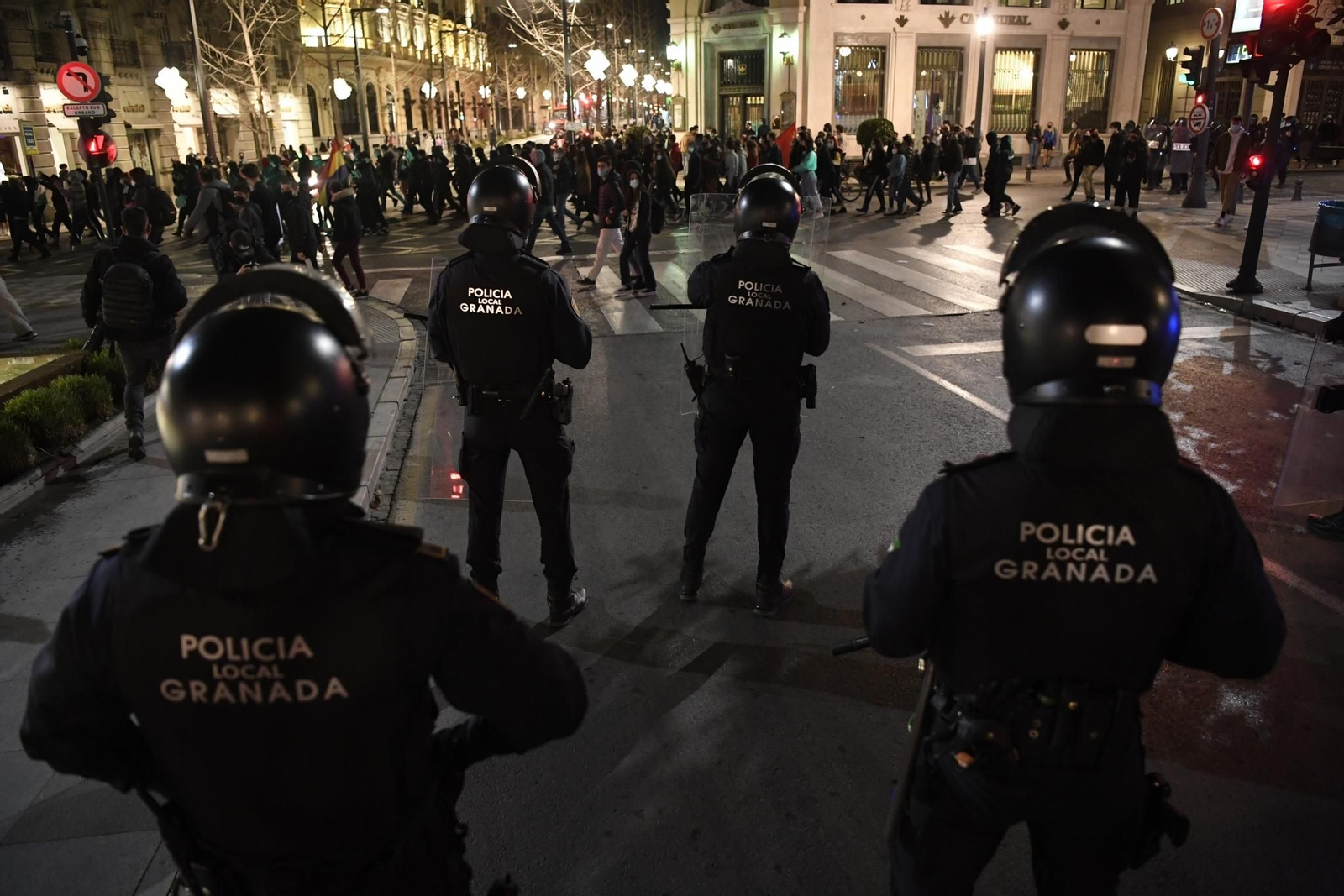 Fotos: disturbios y altercados entre manifestantes y la Policía en Granada