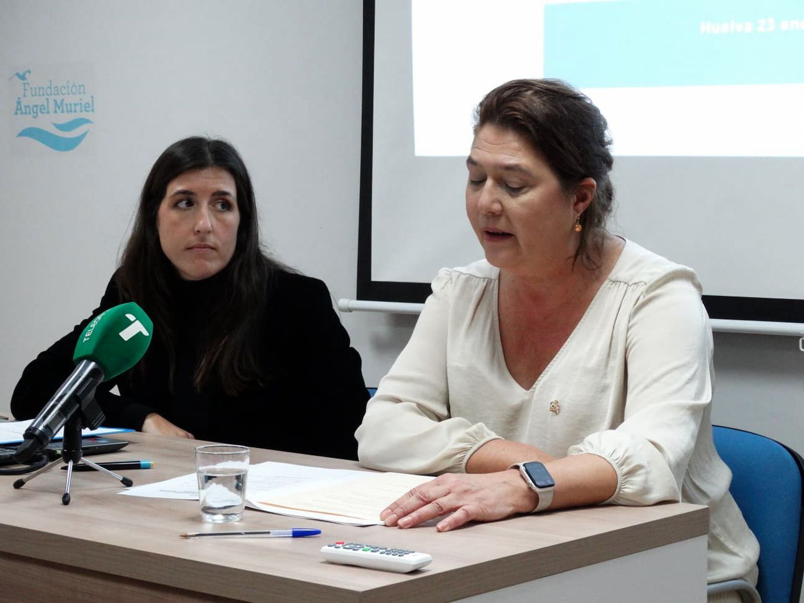 Fotografías de la entrega del VII Premio de Enfermería en Cuidados Oncológicos y Paliativos