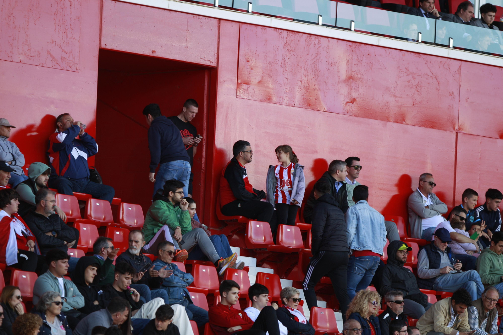 Las imágenes del triste descenso de la UDA ante el Getafe