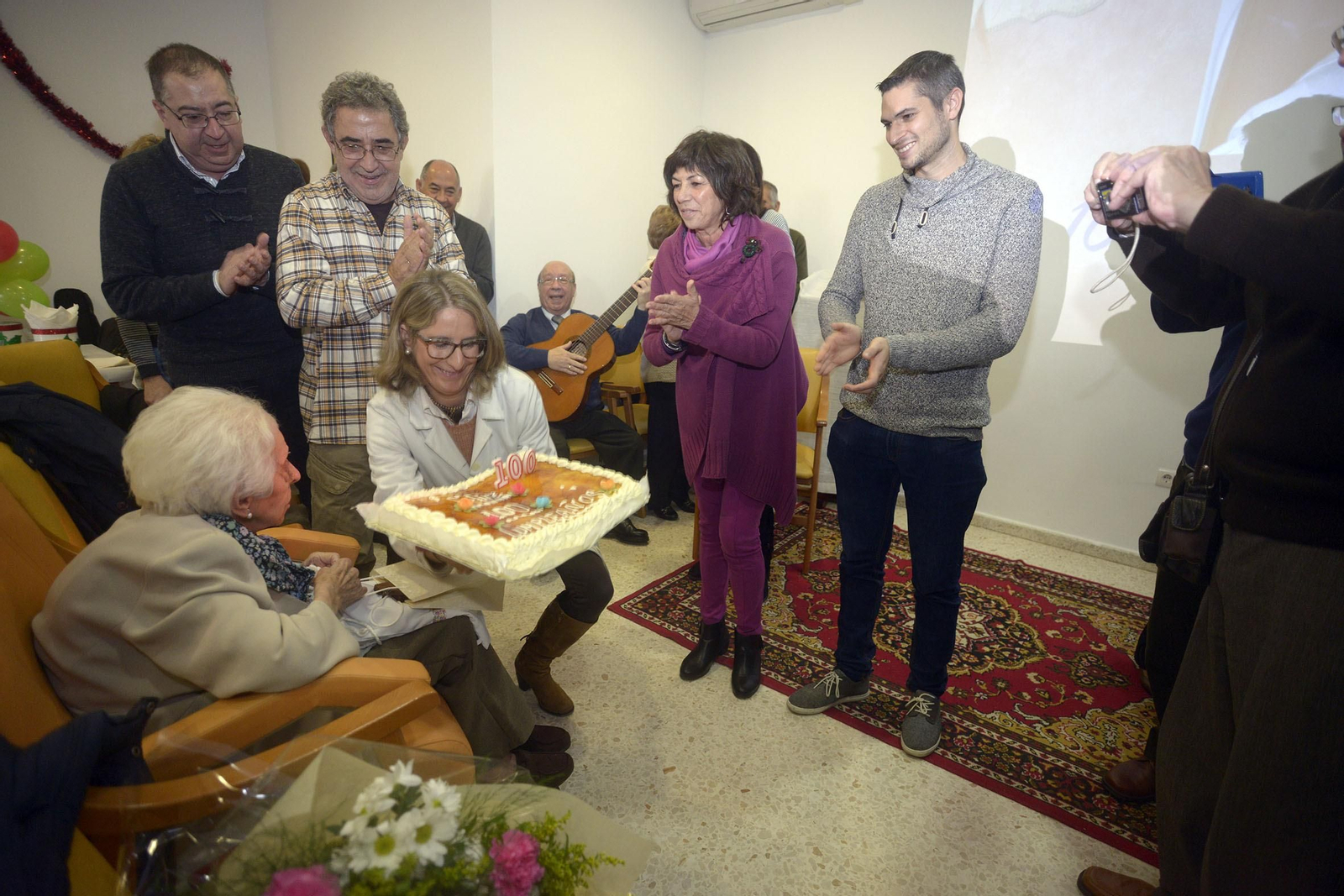 Cumpleaños centenario en la residencia de Afanas