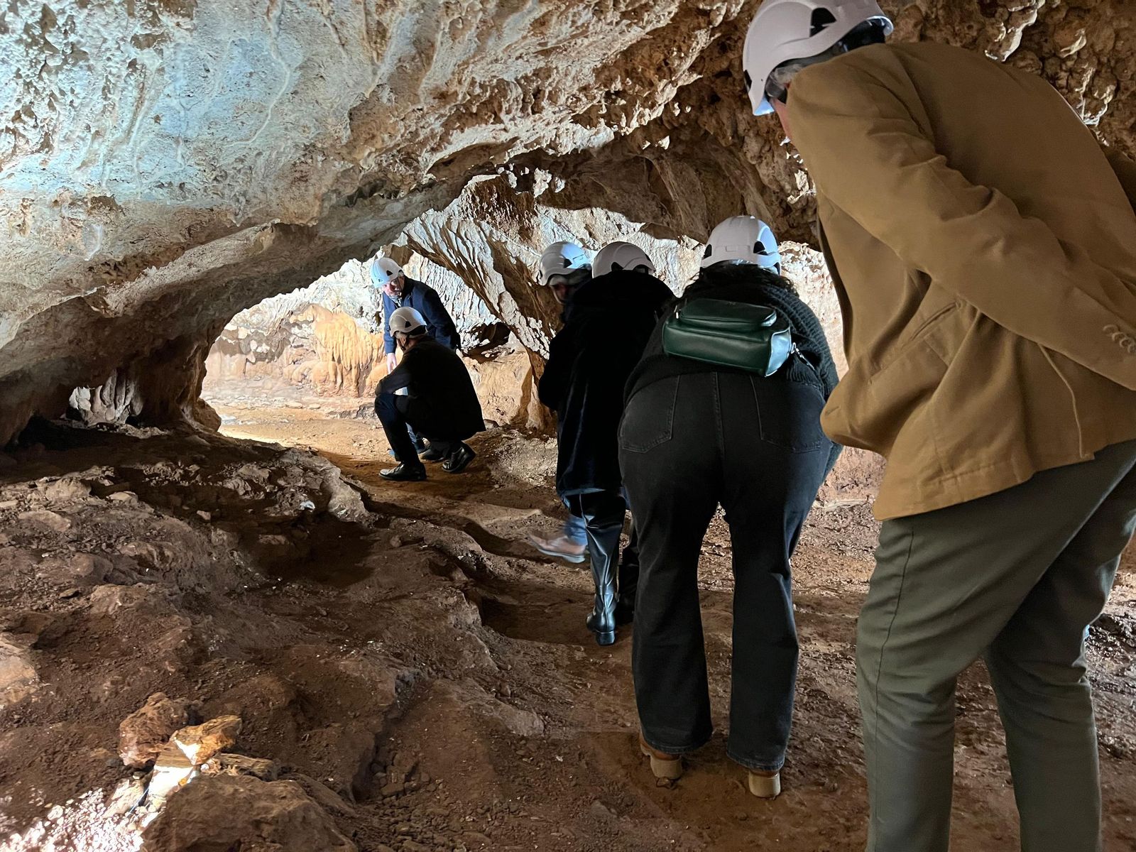 El sorprendente mundo bajo la Peña de Arias Montano: Abren al público unas cuevas ocultas durante milenios