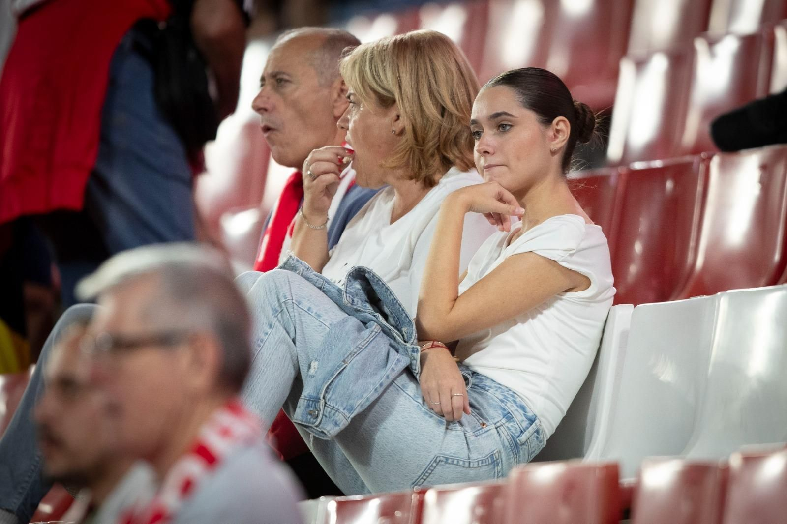 Encuéntrate en la grada de Los Cármenes en el Granada-Real Sociedad 'B'