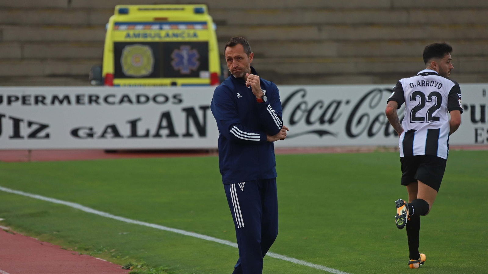 José Manuel Aira, con gesto de contrariedad, este miércoles en el Municipal de La Línea