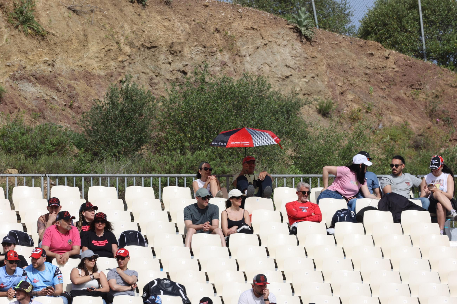 Ambiente del viernes en las gradas del Circuito de Jerez - Ángel Nieto