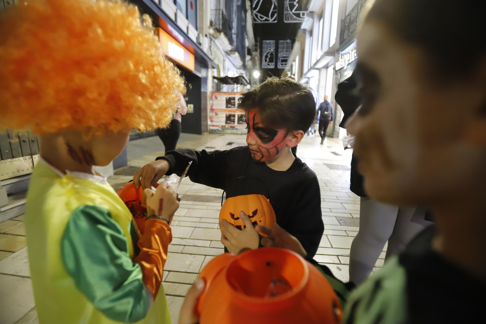 Ambiente de Halloween en las calles de Huelva