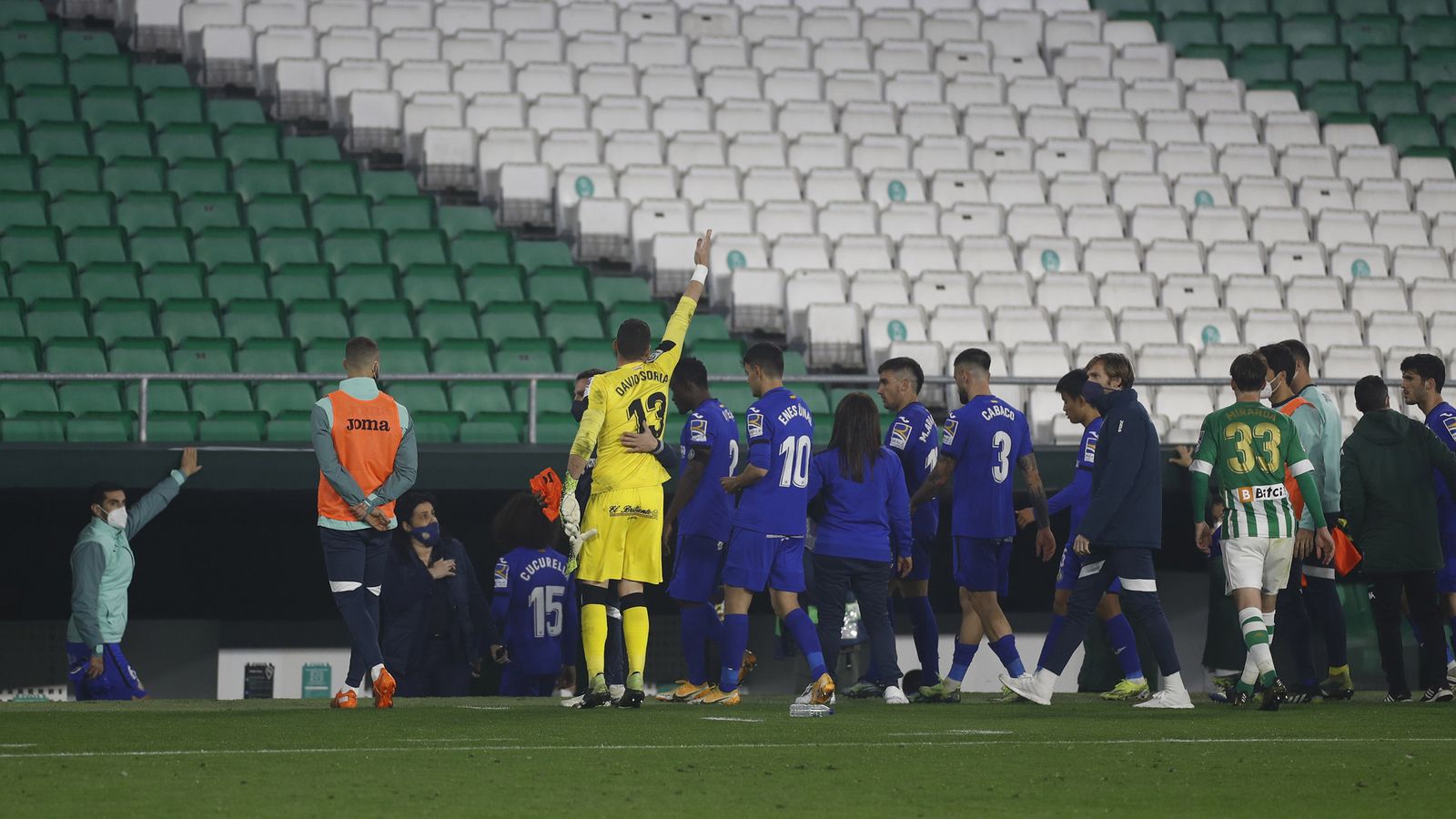 David Soria se encara con la grada.