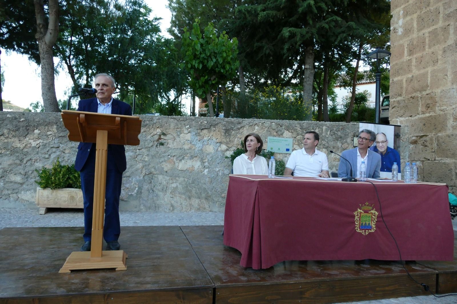 Julián Díaz López; Ana Sánchez, viuda de Dietmar Roth, Pedro Luis Gil, alcalde y José Domingo Lentisco.