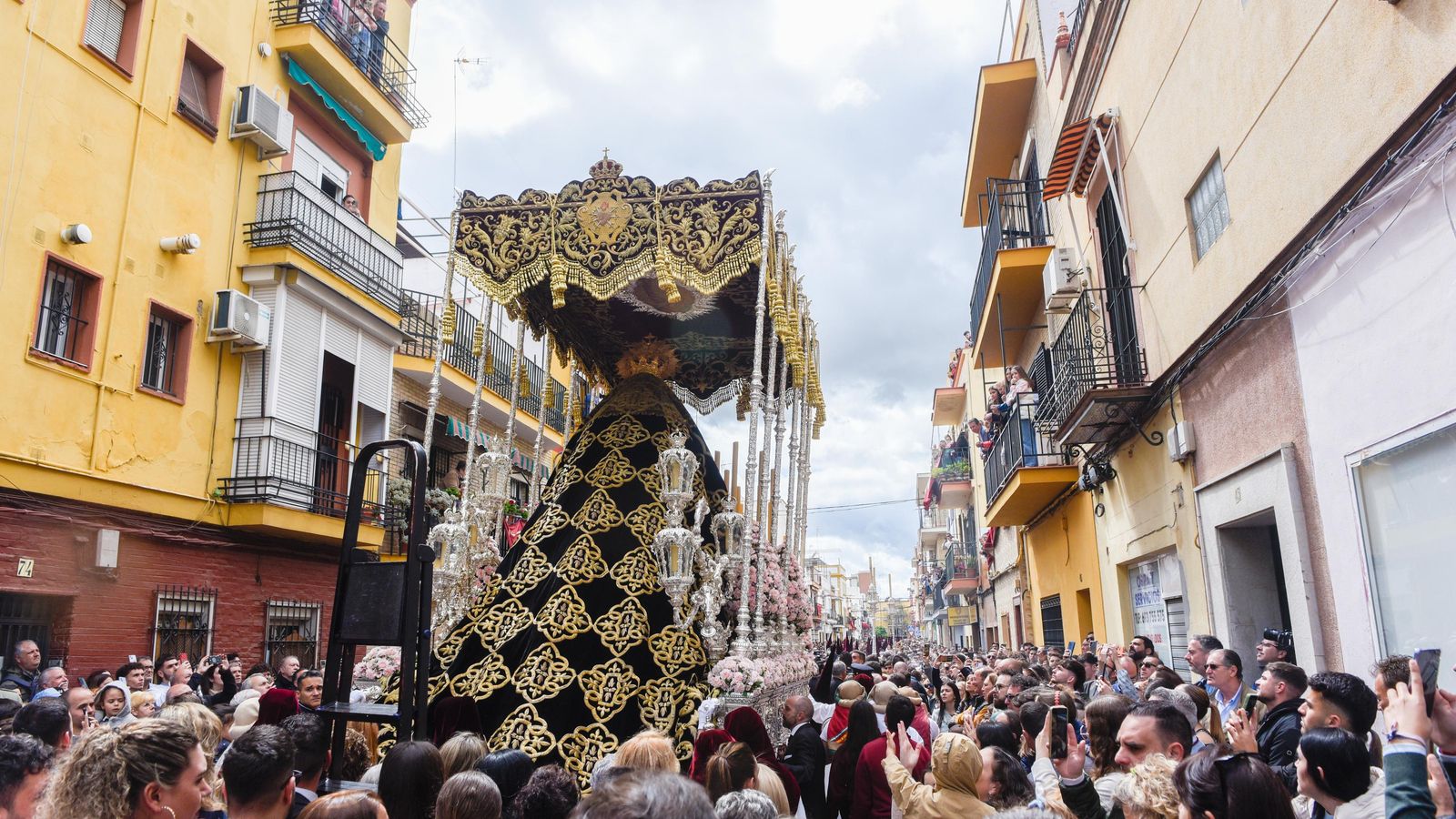 La hermandad de El Cerro en la Semana Santa de Sevilla 2024