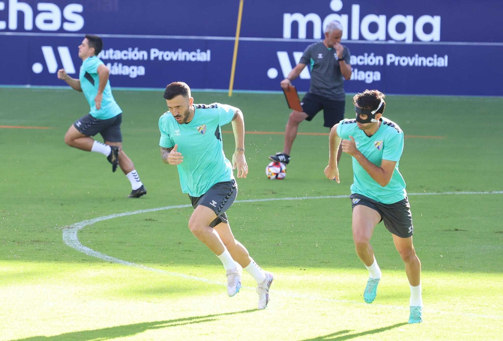 Las imágenes del entrenamiento del Málaga en La Rosaleda Las imágenes del entrenamiento del Málaga en La Rosaleda