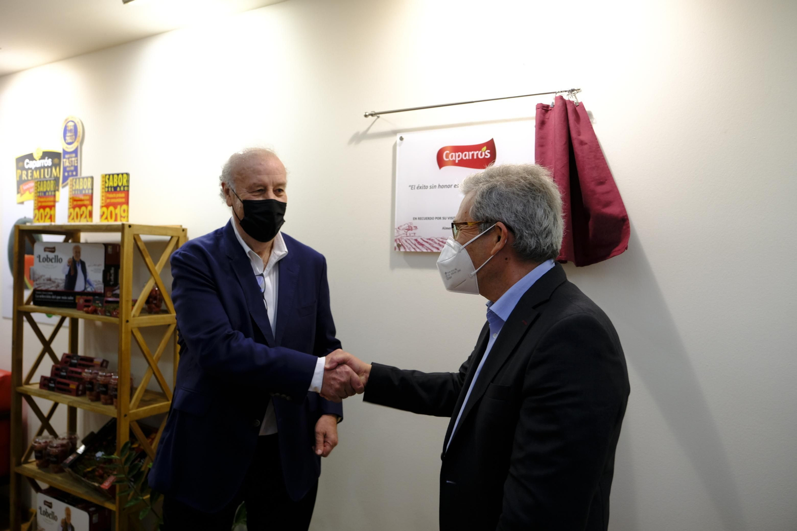 Fotogalería de la visita de Vicente del Bosque a Grupo Caparrós.