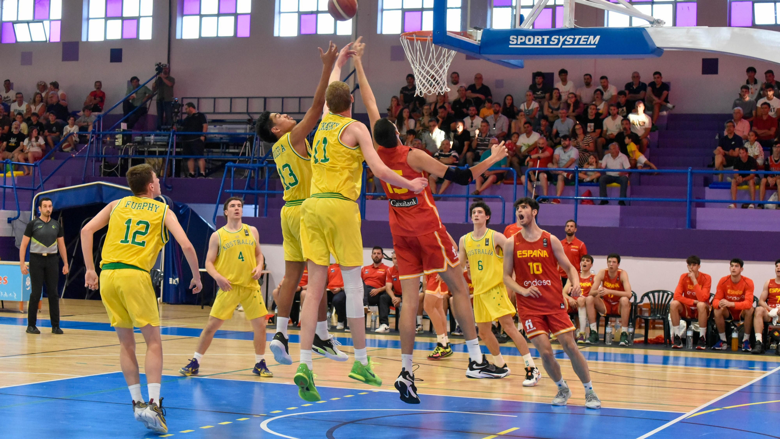 Las fotos de la reinauguración del Pabellon Municipal de La Línea