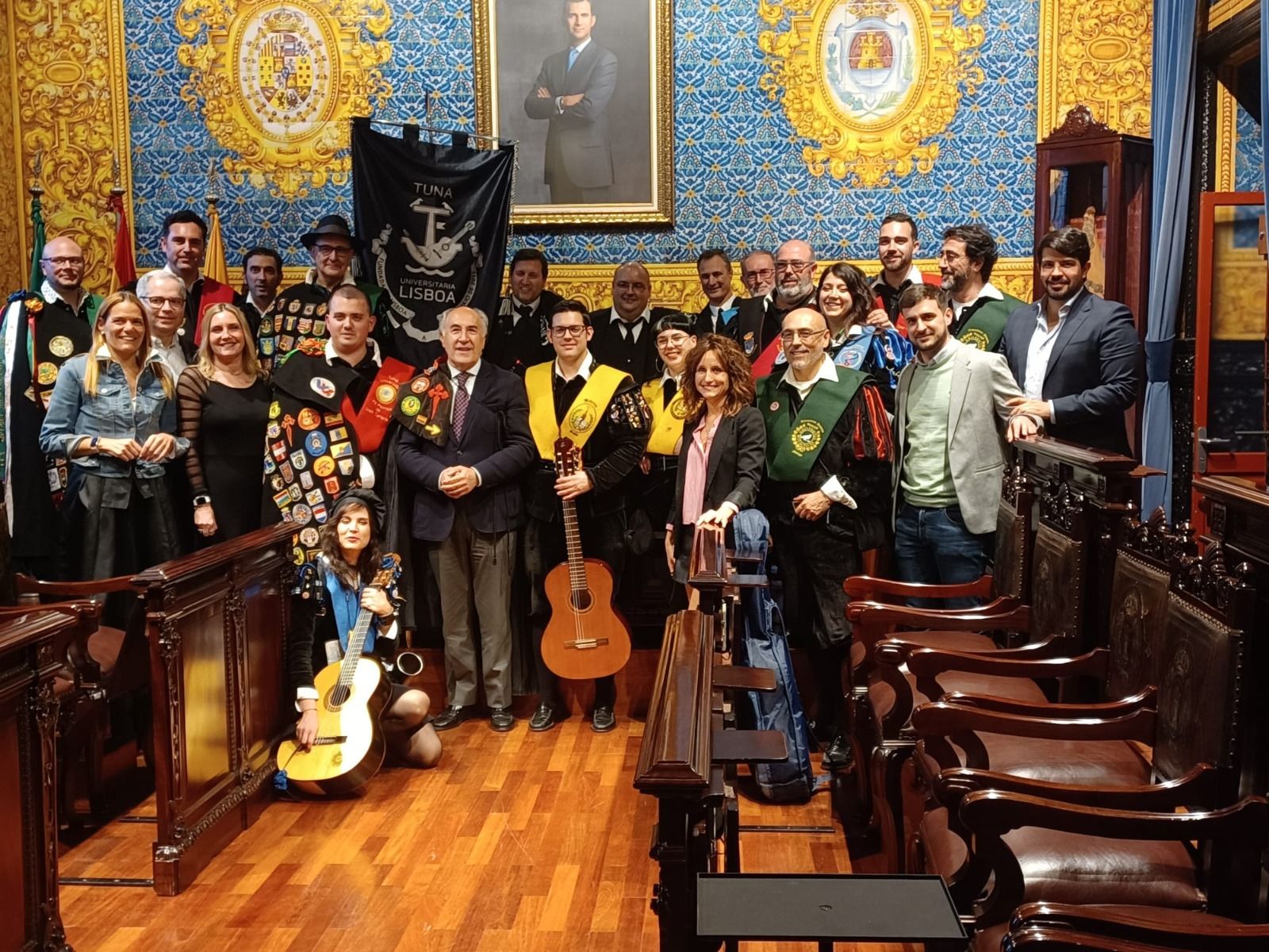 Los representantes de las tunas, en el salón de plenos.