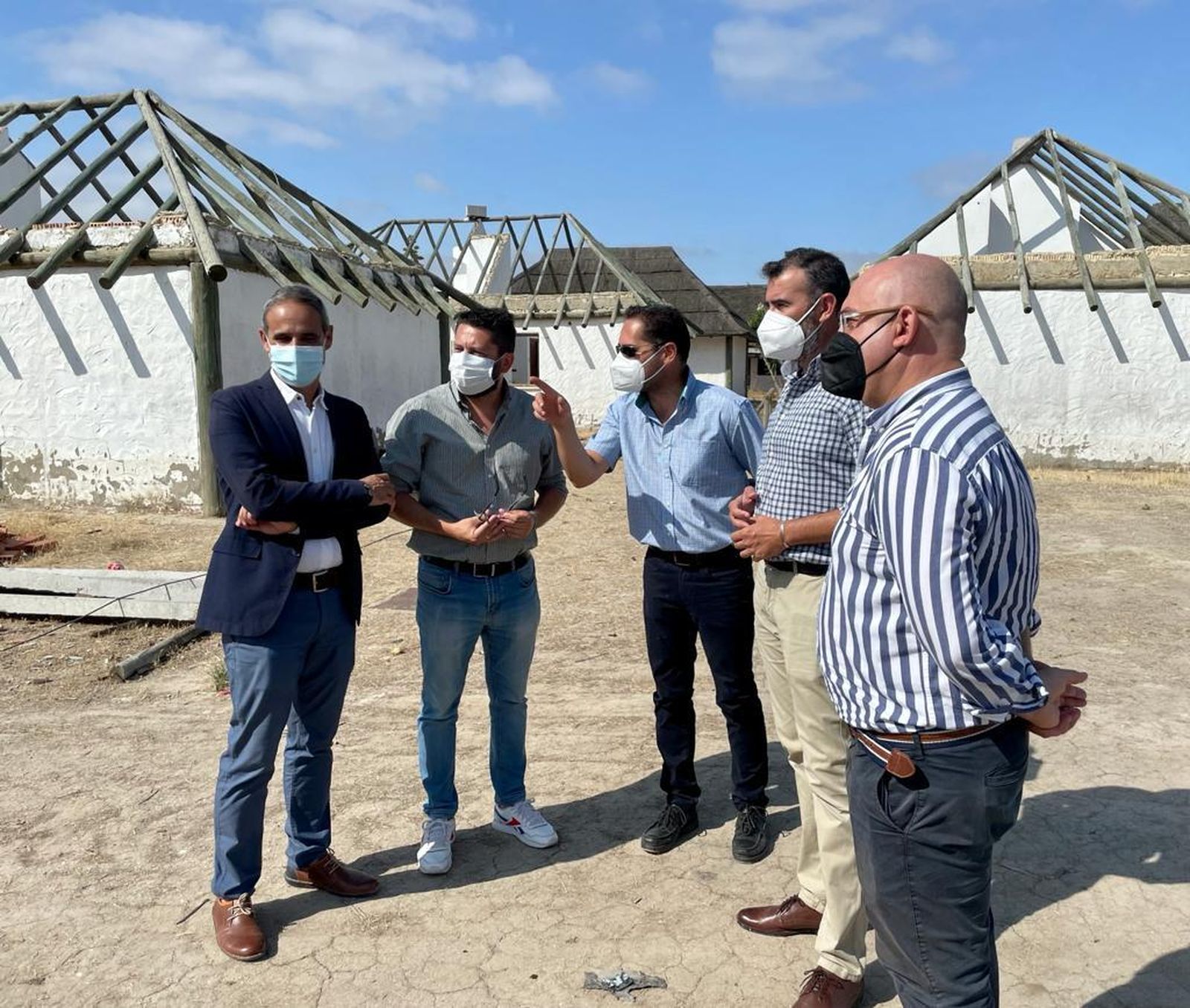 Entre los proyectos en marcha, la rehabilitación de las chozas marismeñas, en Trebujena.