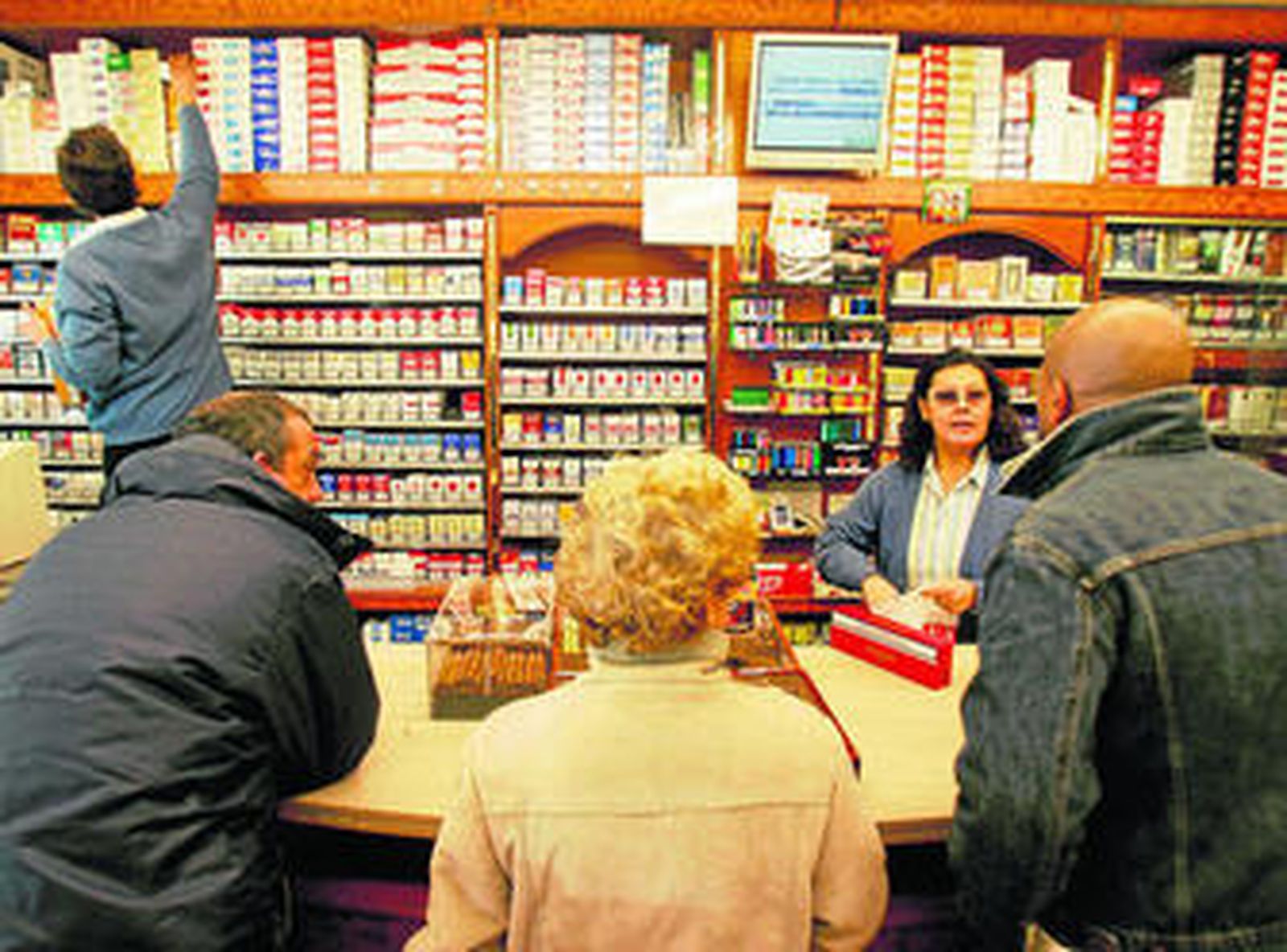 La OMS aboga por endurecer la política fiscal sobre estos productos.