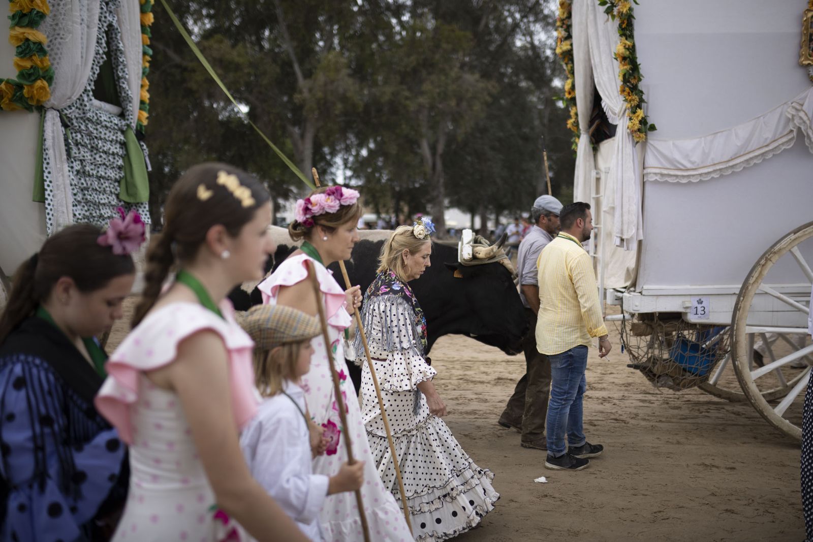 El Rocío 2023: Imágenes de ambiente en la aldea durante la presentación de las Hermandades