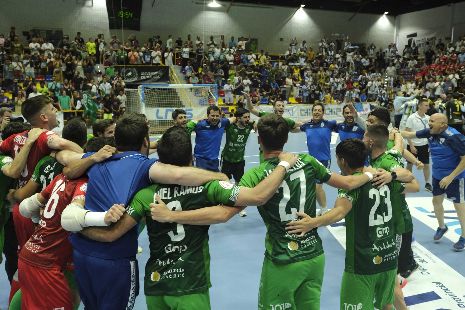 La fiesta del ascenso del BeSoccer UMA Antequera, en imágenes