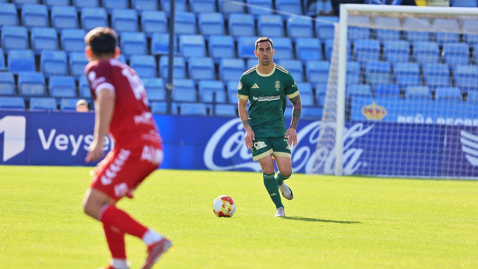 Bonaque conduce el balón durante el partido del pasado domingo.