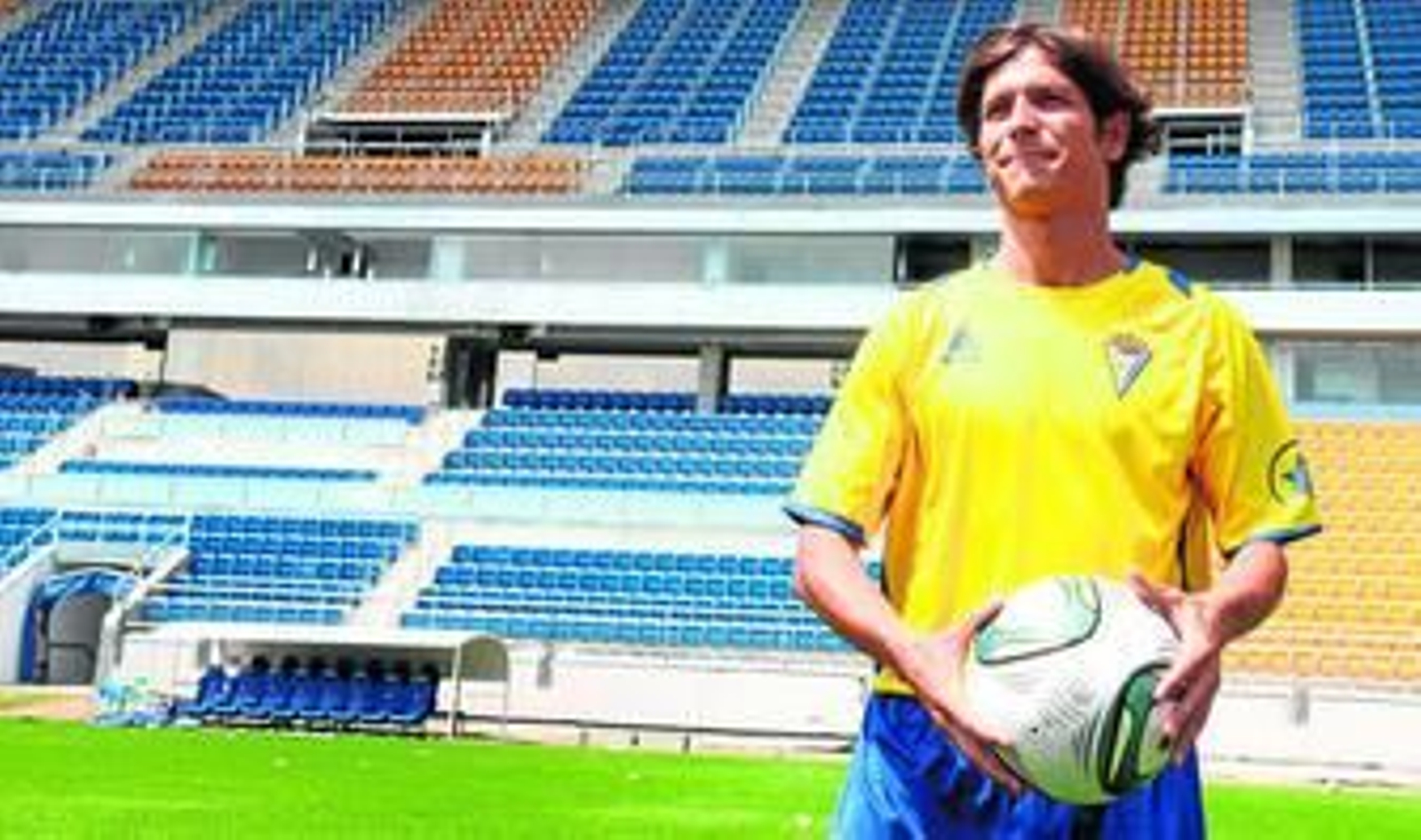 Pablo Sánchez, posando ayer en el césped del estadio Ramón de Carranza.