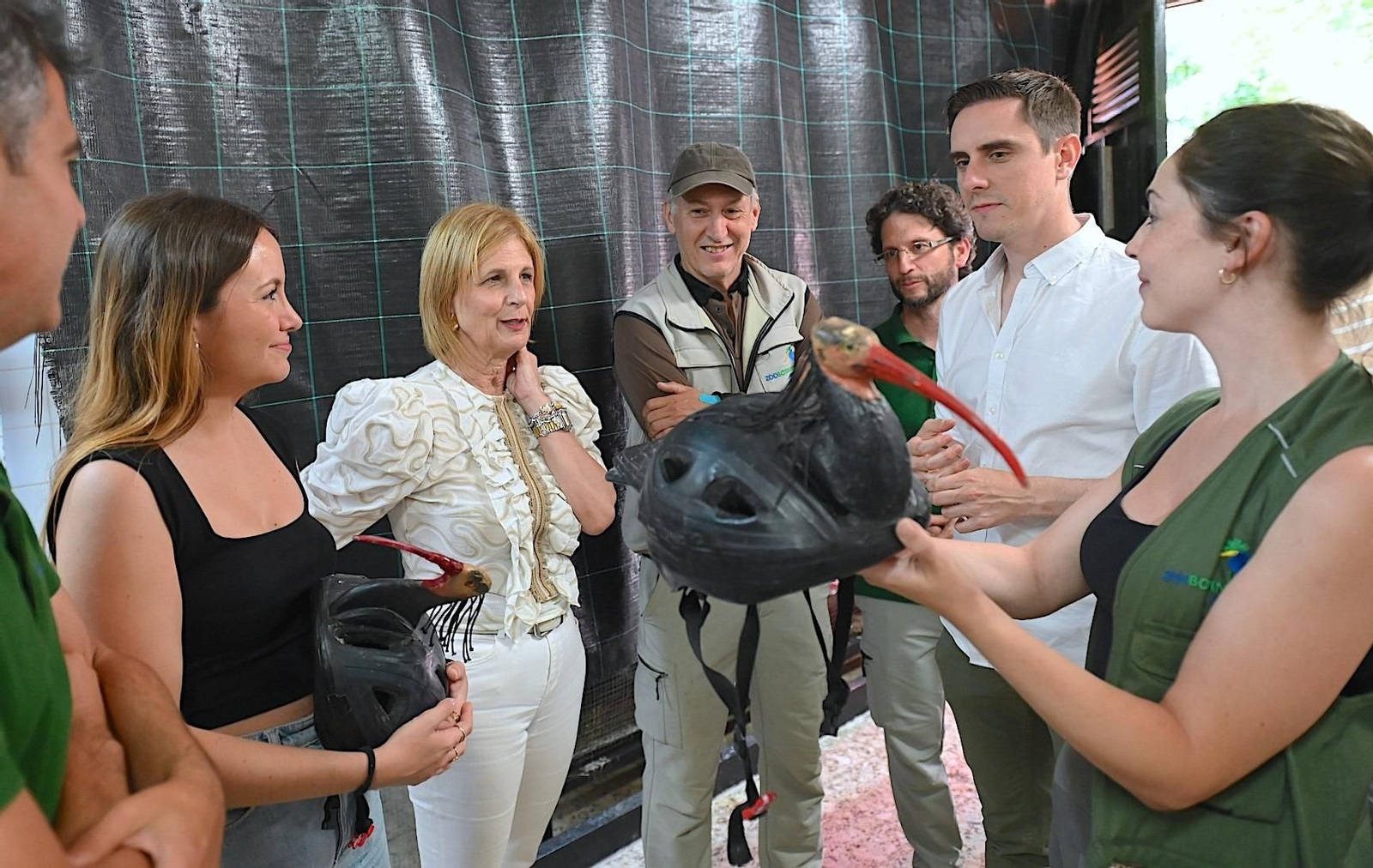 La alcaldesa de Jerez, María José García-Pelayo, en el Zoobotánico durante la visita al Centro de Conservación de la Biodiversidad del Proyecto Eremita
