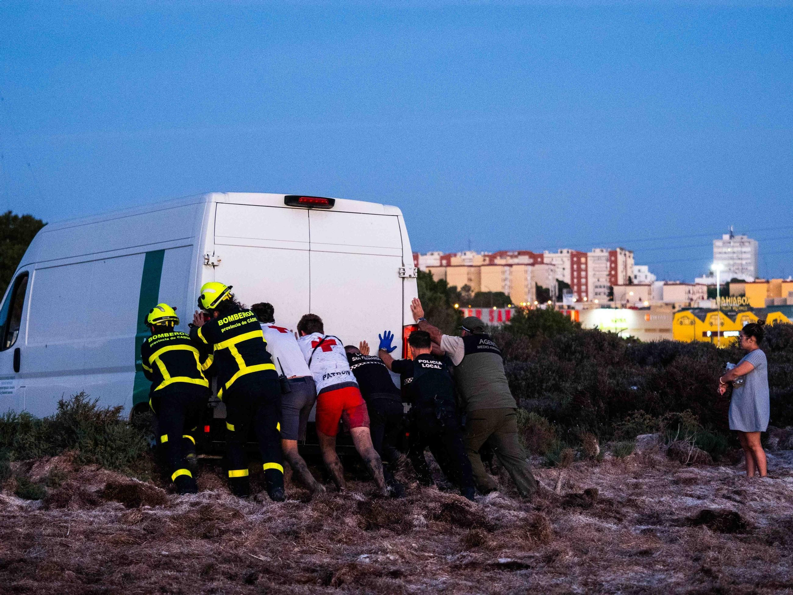 Así fue el rescate del delfín varado en San Fernando