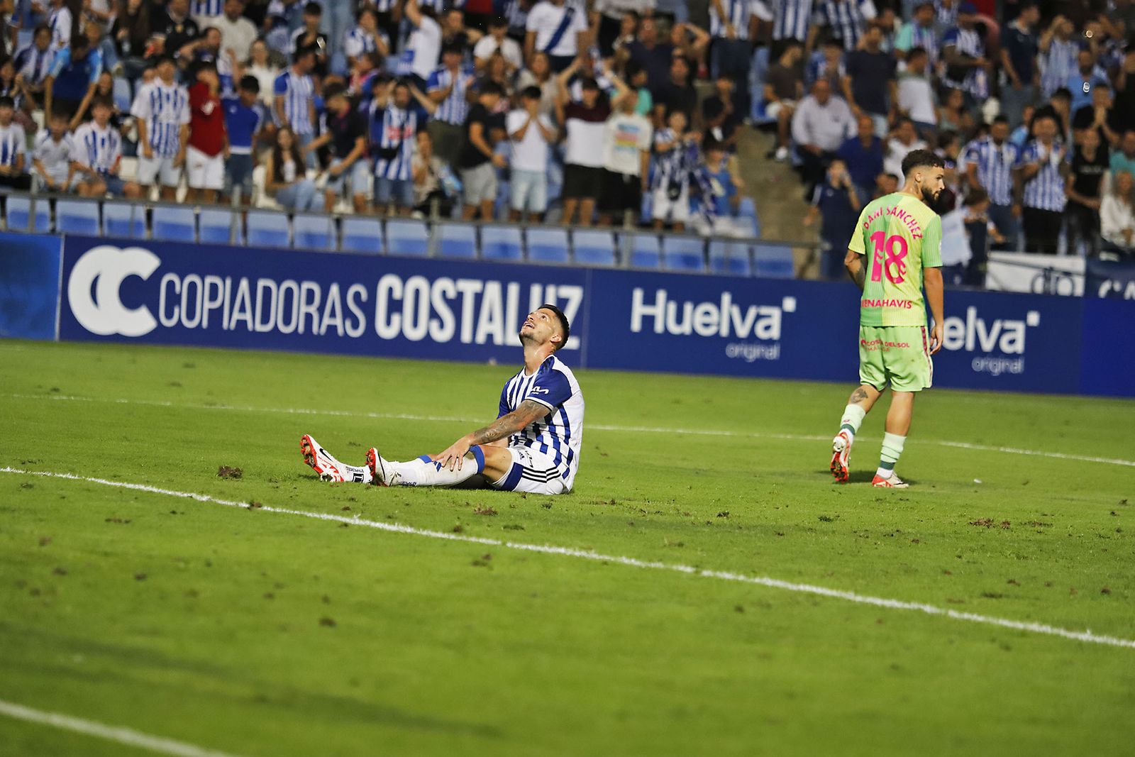 Imágenes del encuentro entre el Recreativo de Huelva y el Málaga