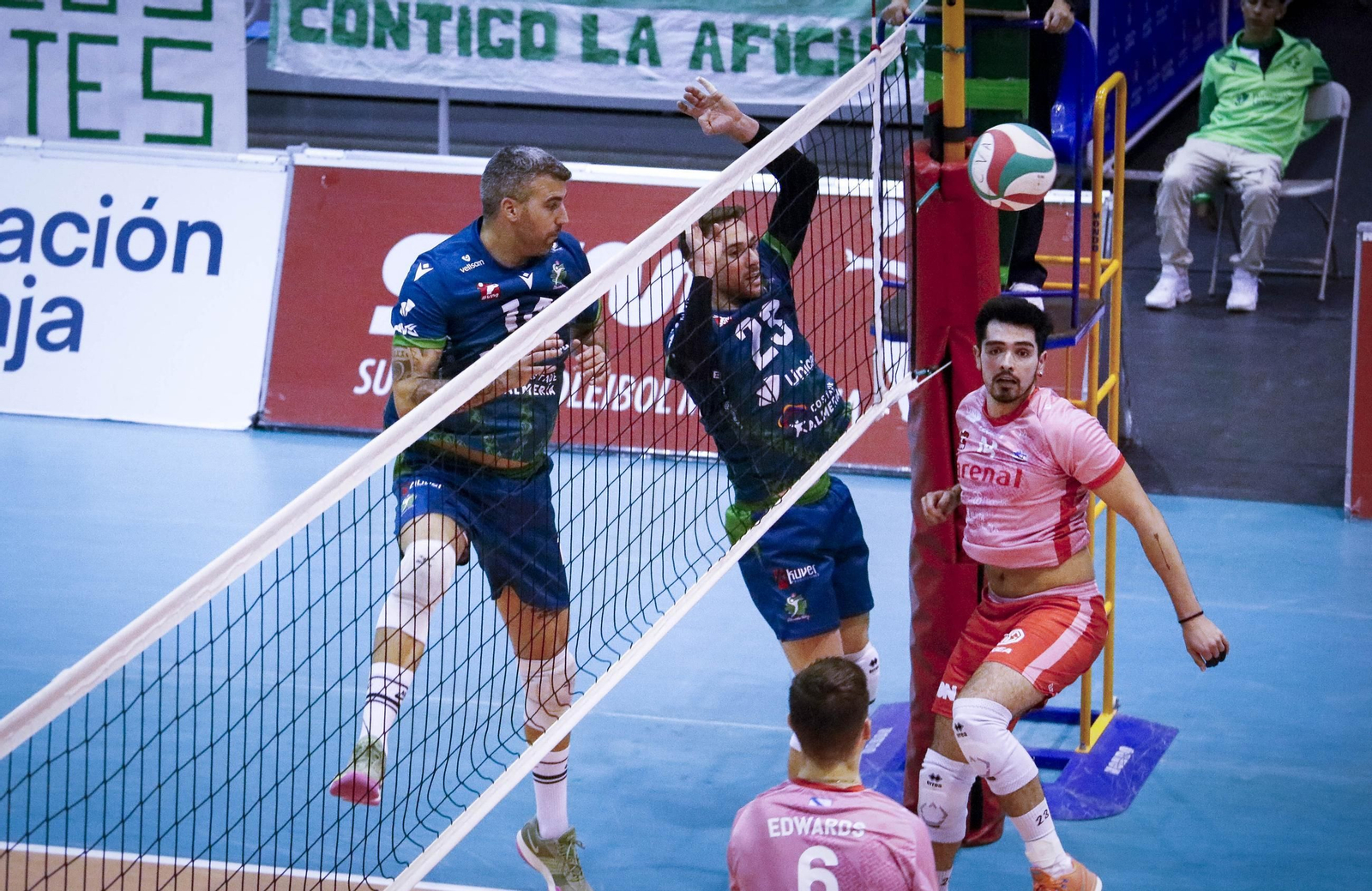 Unicaja Costa de Almería-Arenal Emeve de la Superliga, en imágenes