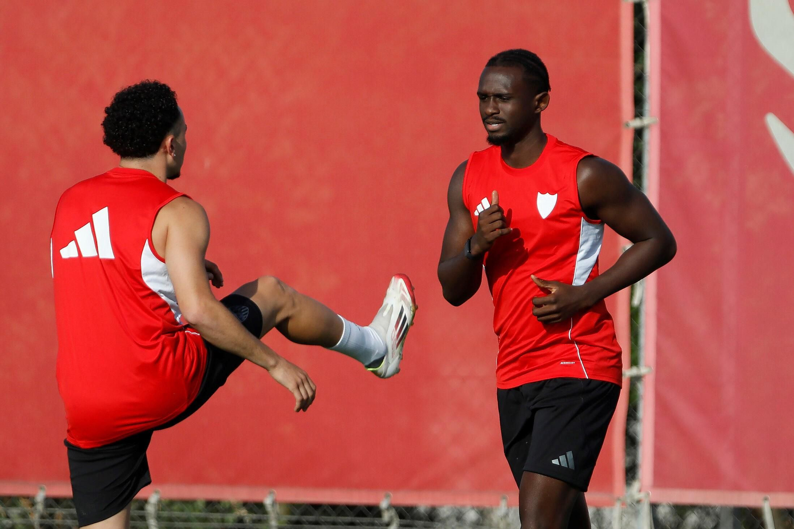 Las fotos del primer entrenamiento del Sevilla FC de la temporada 2025/2026