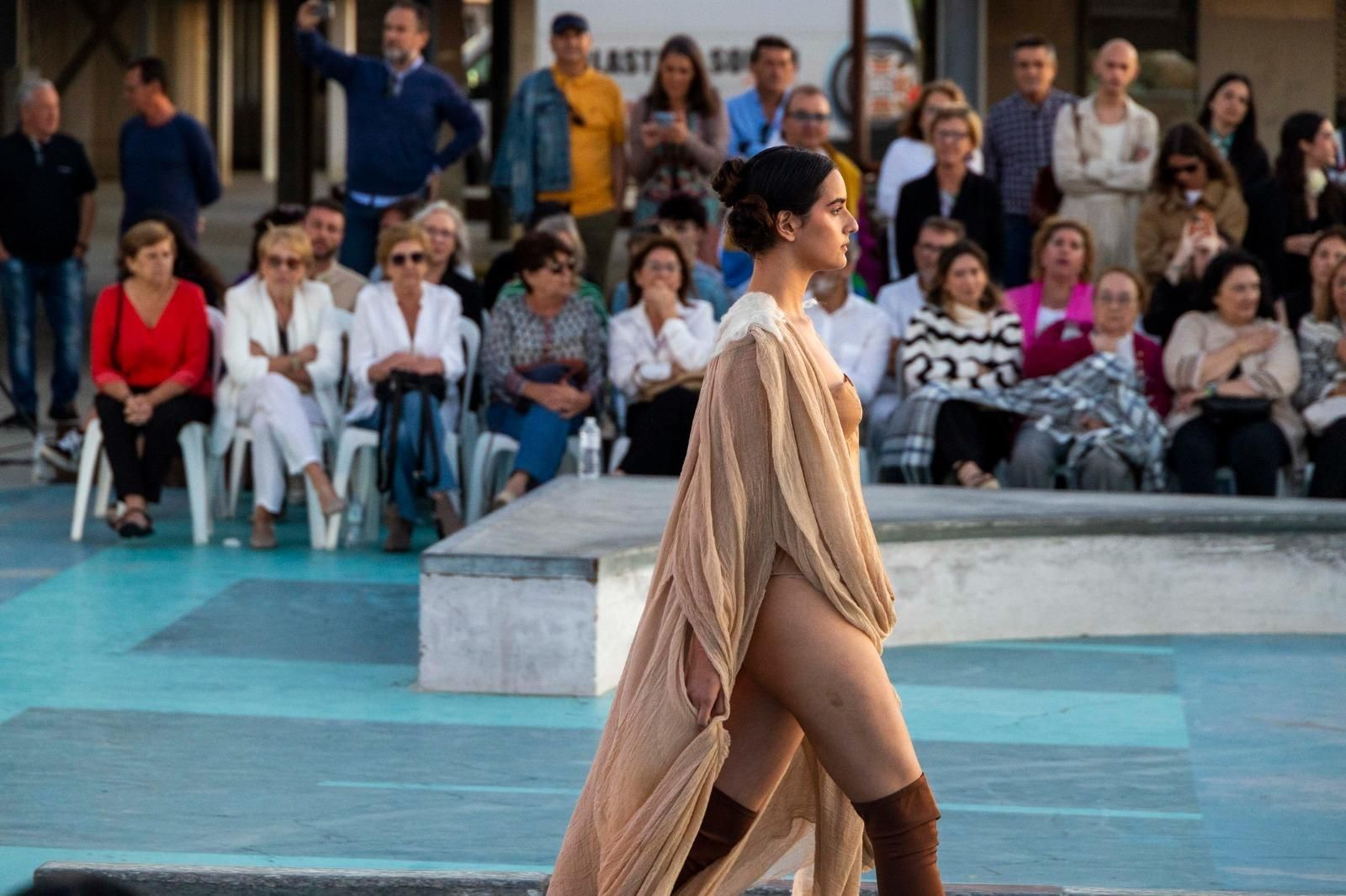 Imágenes  del LUX Fashion Show de la Escuela de Arte de Cádiz