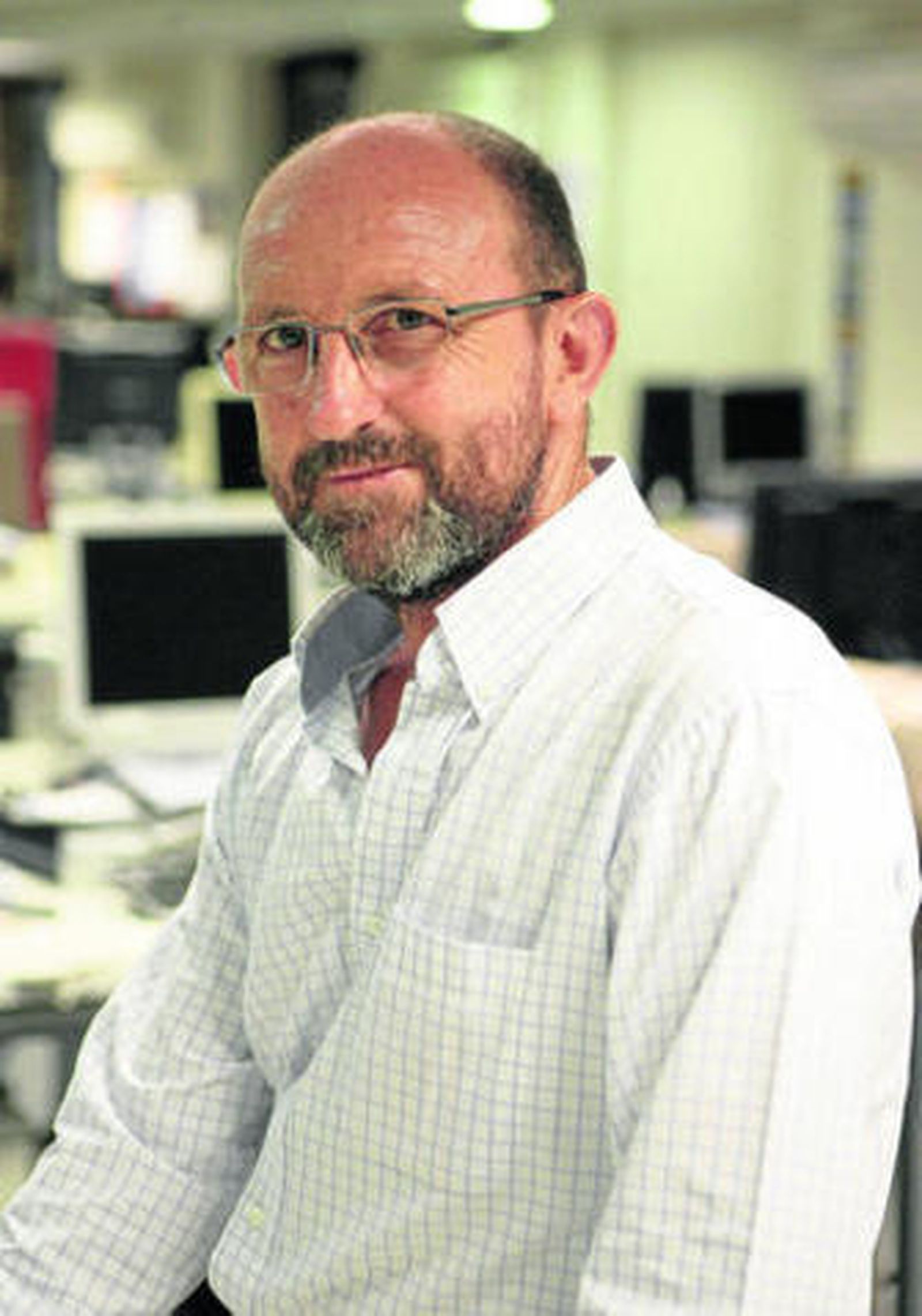 Francisco Rodríguez, en el puesto 29, donde demanda una puerta de acceso para sus clientes.