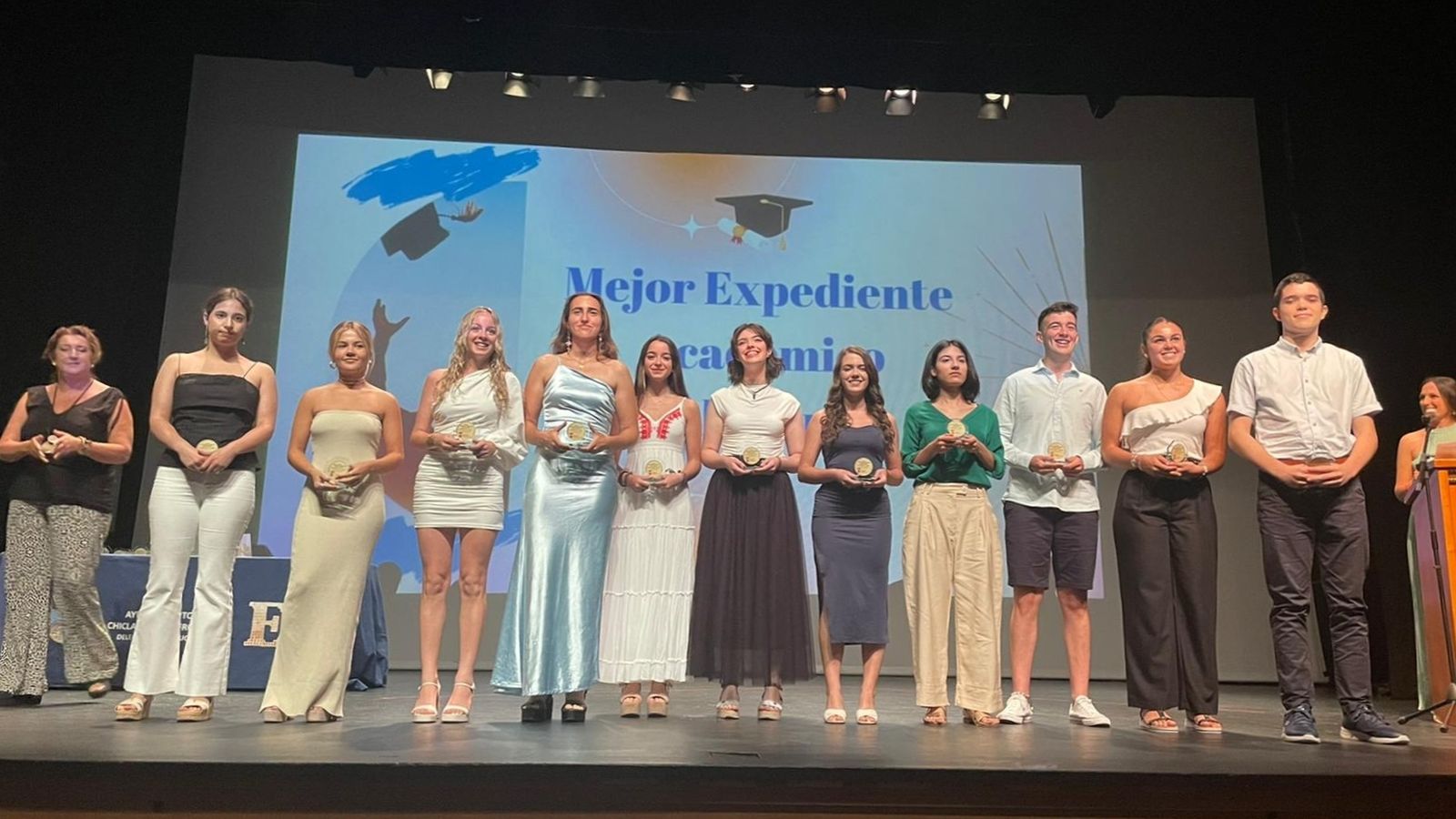 Estudiantes reconocidos por tener los mejores expedientes académicos de Chiclana.