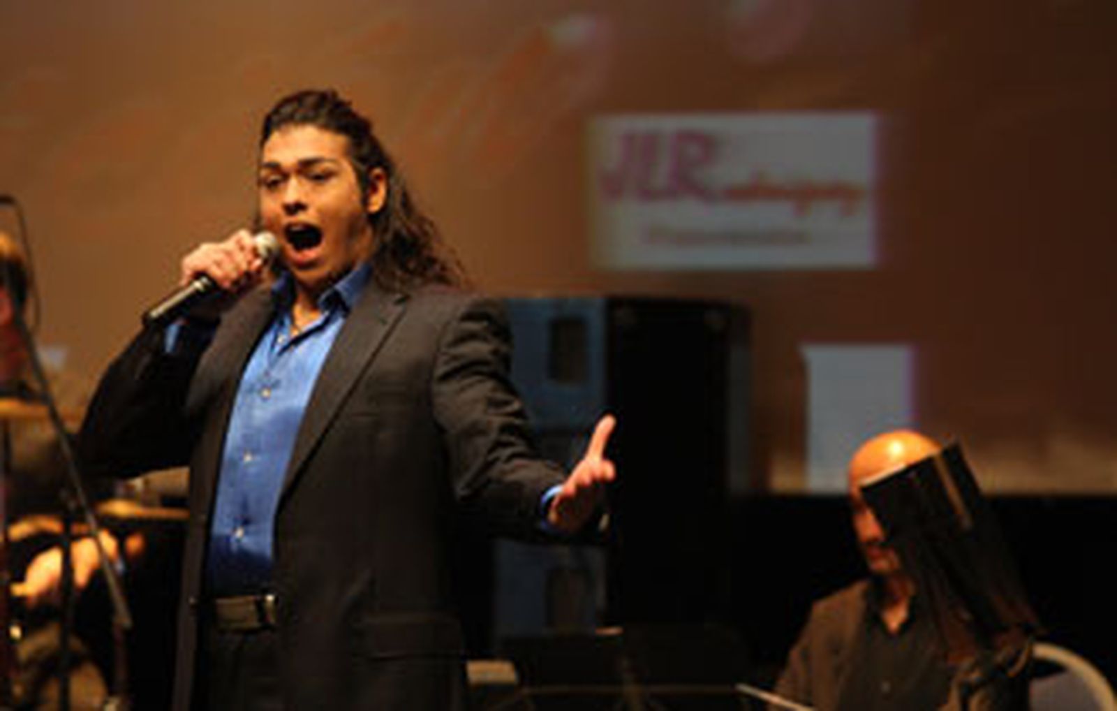 El linense Jonathan Santiago gana la quinta edición de 'Se llama copla'