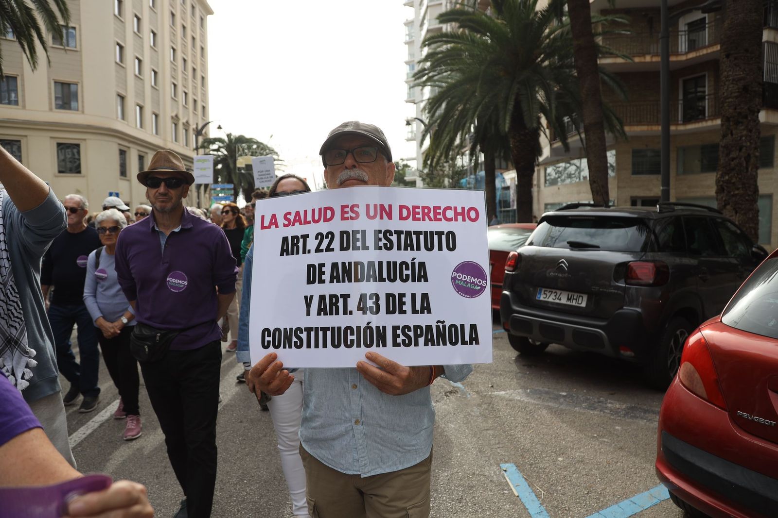 Todas las fotos de la manifestación en Málaga contra el "deterioro" de la sanidad pública