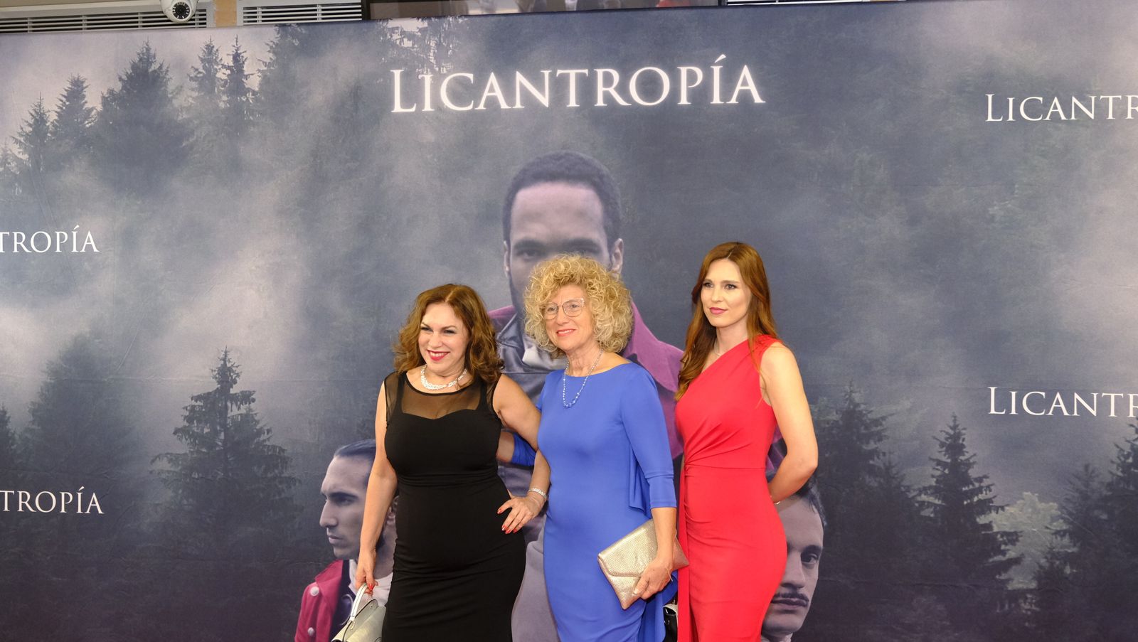 Imágenes del estreno en Almería de la película Licantropía