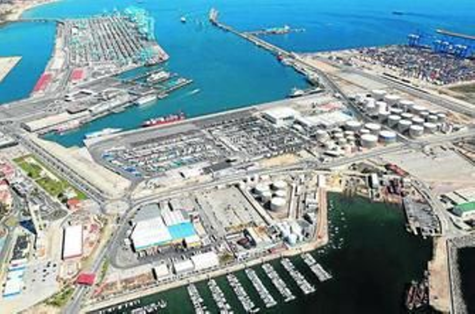 Vista aérea general del puerto de Algeciras, en marzo de este año.