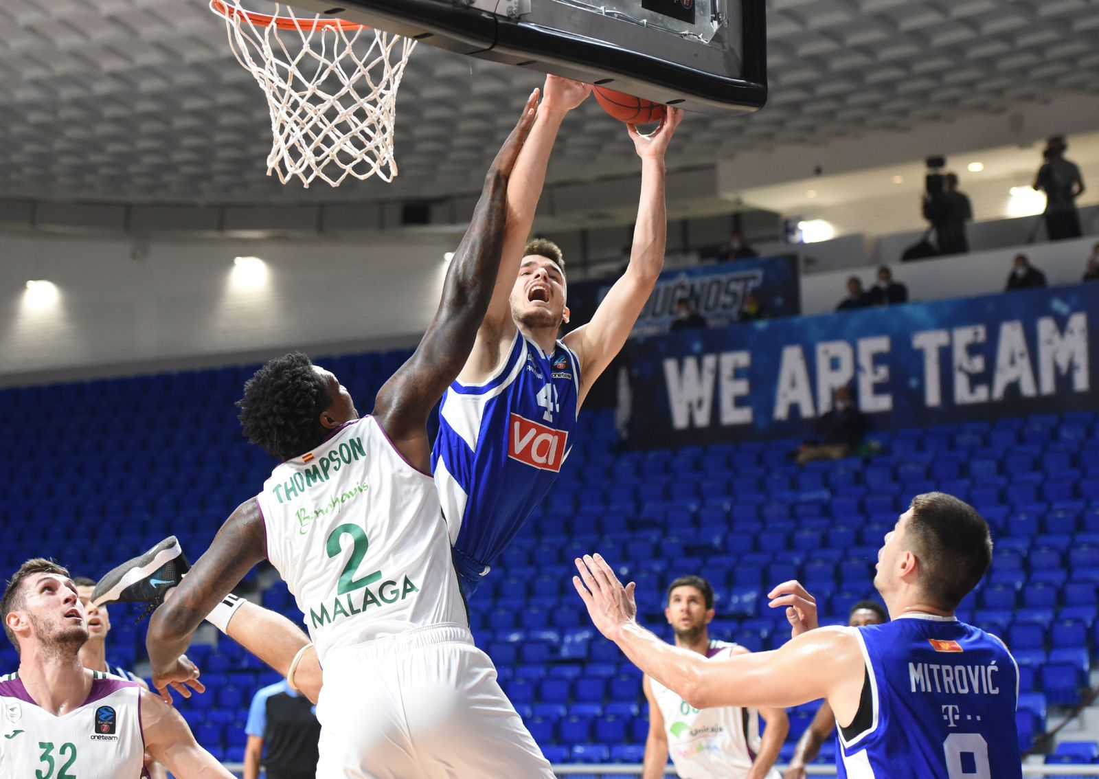 Thompson, ante Zugic.