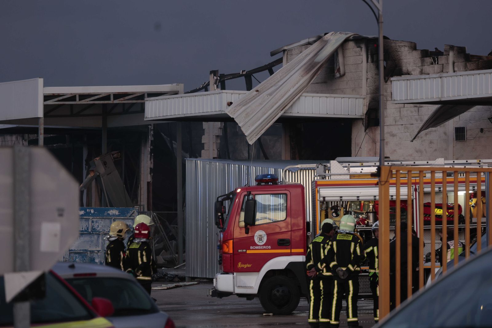 Fotos de la explosión en una planta incubadora de huevos de Morón de la Frontera