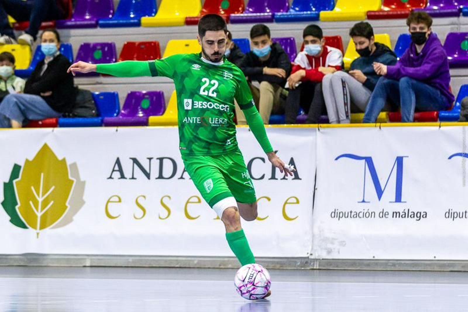 Raúl Canto, en un partido en casa.