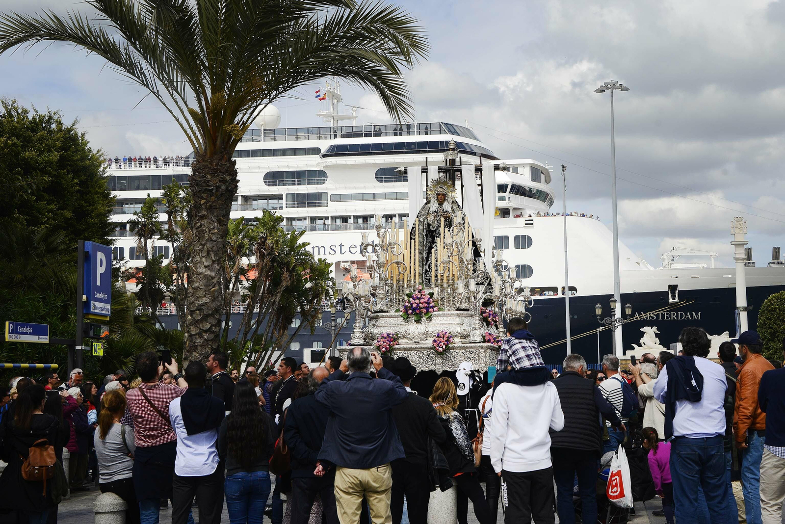 Imágenes de la procesión del Santo Entierro Imágenes de la procesión del Santo Entierro