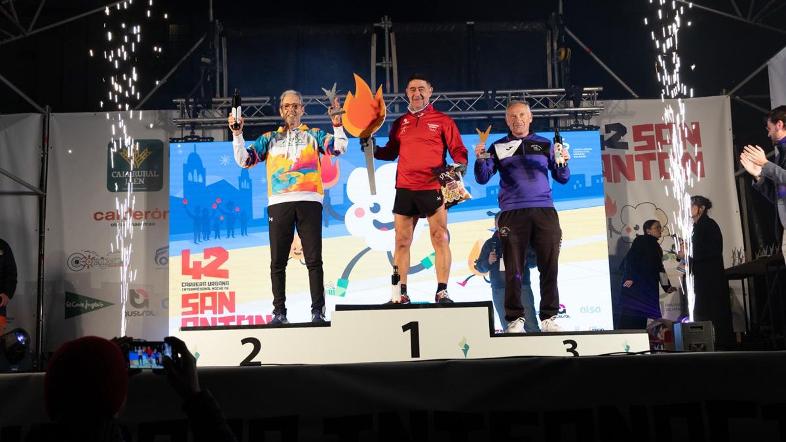 En imágenes: entrega de premios de la prueba popular de la Carrera de San Antón