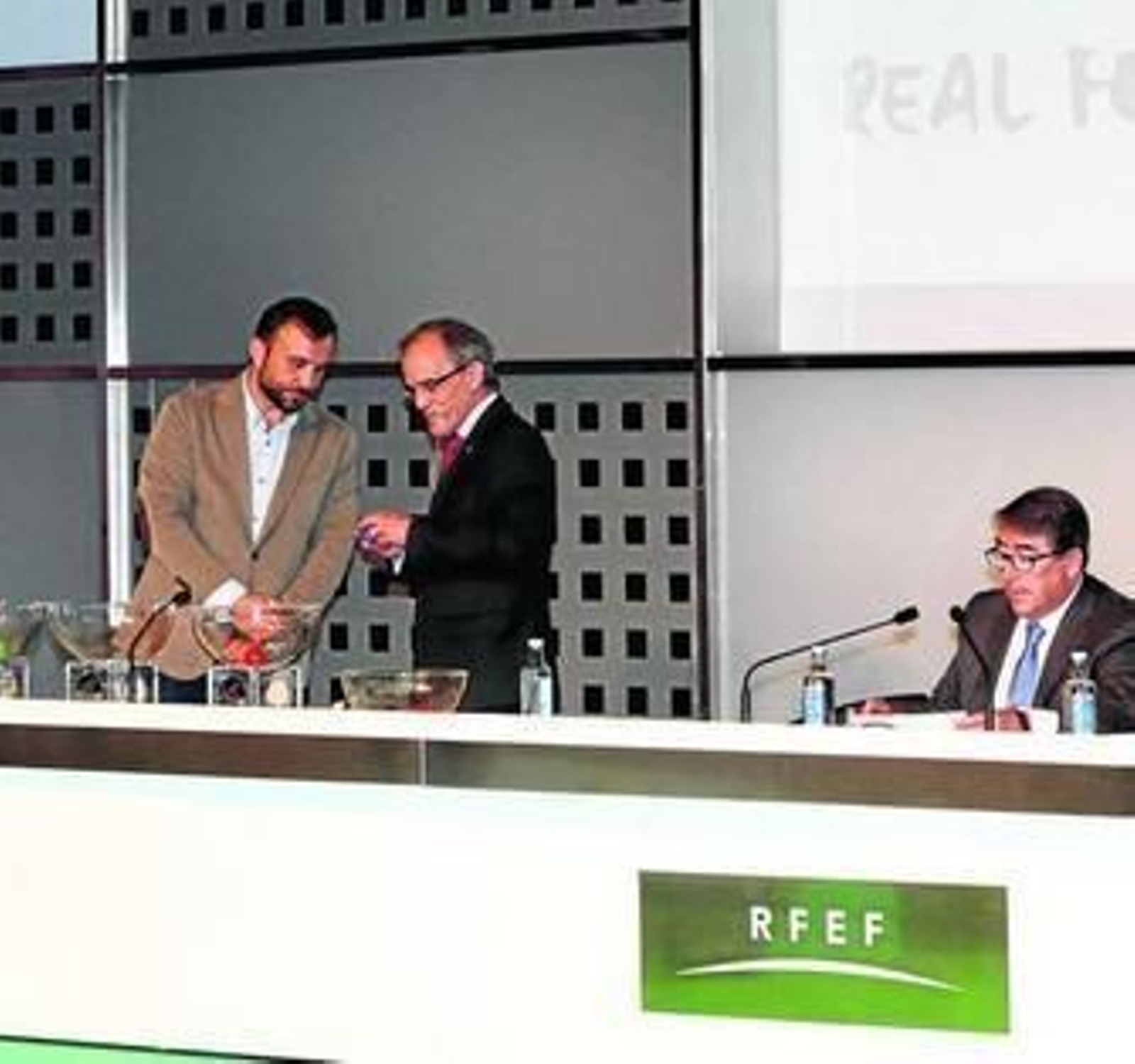 Imagen del sorteo de la segunda eliminatoria de la fase de ascenso la pasada temporada.