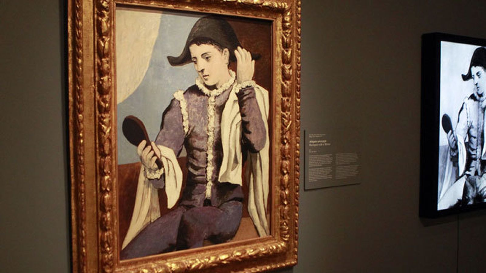 'Arlequín con espejo' (1923), de Pablo Picasso, en el Museo Thyssen-Bornemisza de Madrid.