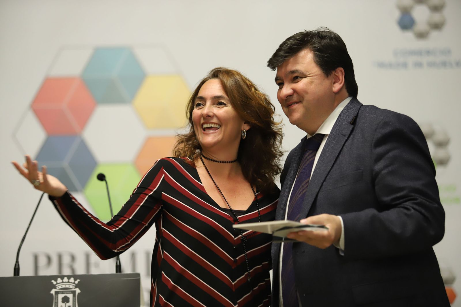 Imágenes de la entrega de los II Premios al Comercio de Huelva