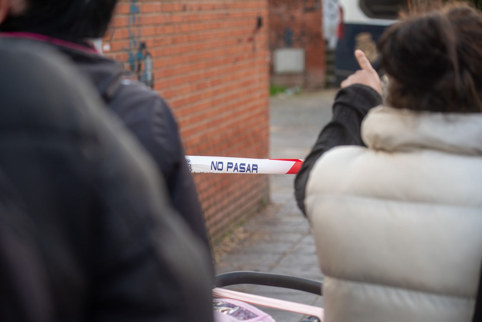 El despliegue policial en Sector Sur tras el apuñalamiento de un hombre, en imágenes