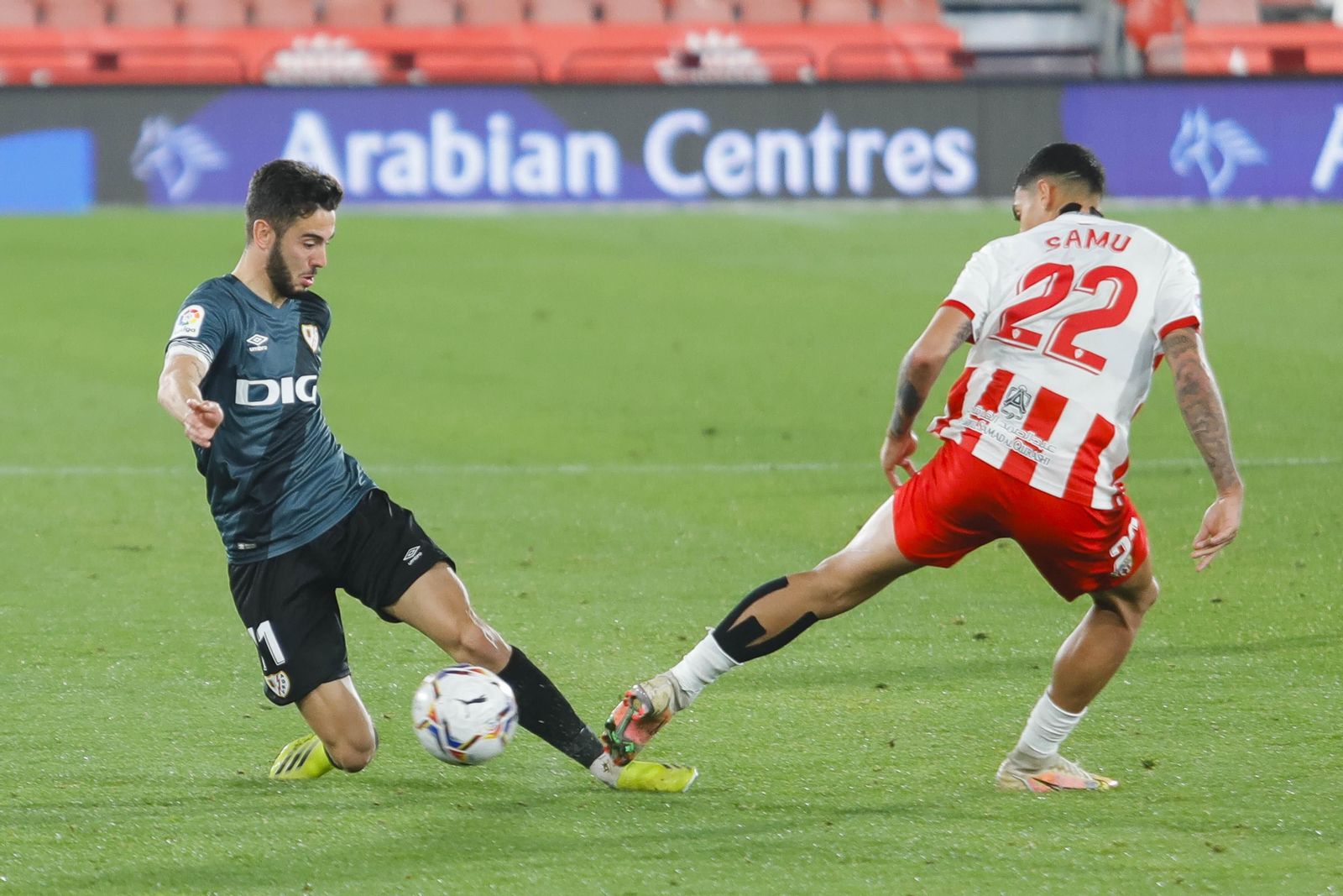Un momento del Almería-Rayo