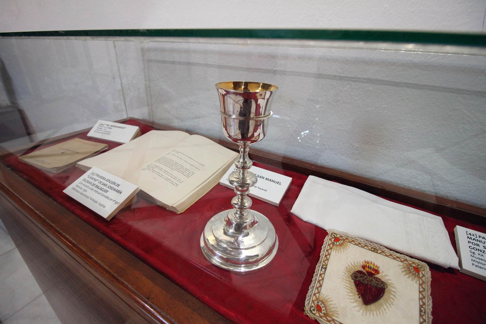 La inauguración de la exposición 'Arcipreste de Huelva, San Manuel González', en imágenes