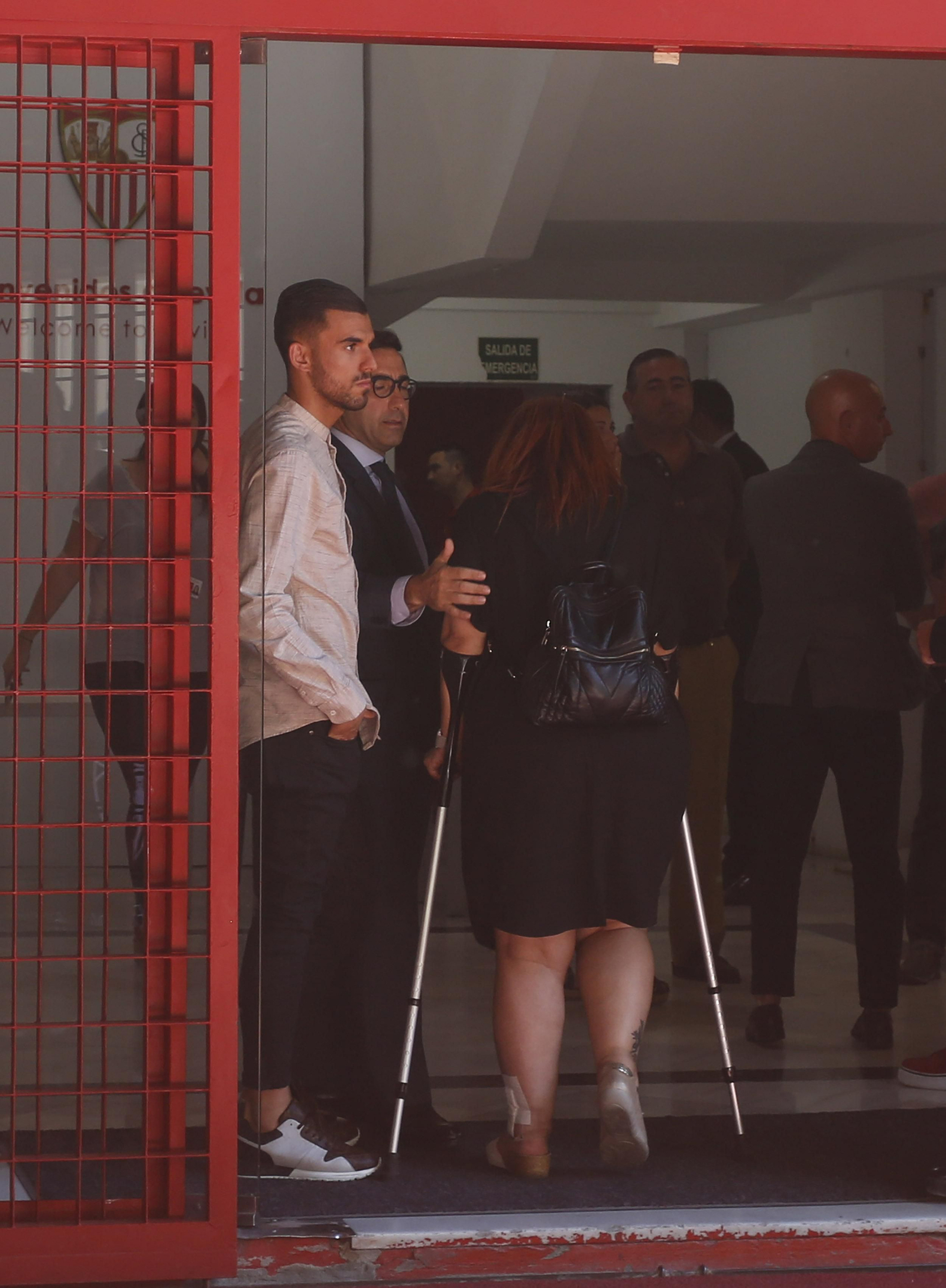 Dani Ceballos, a la entrada al campo del Sevilla.