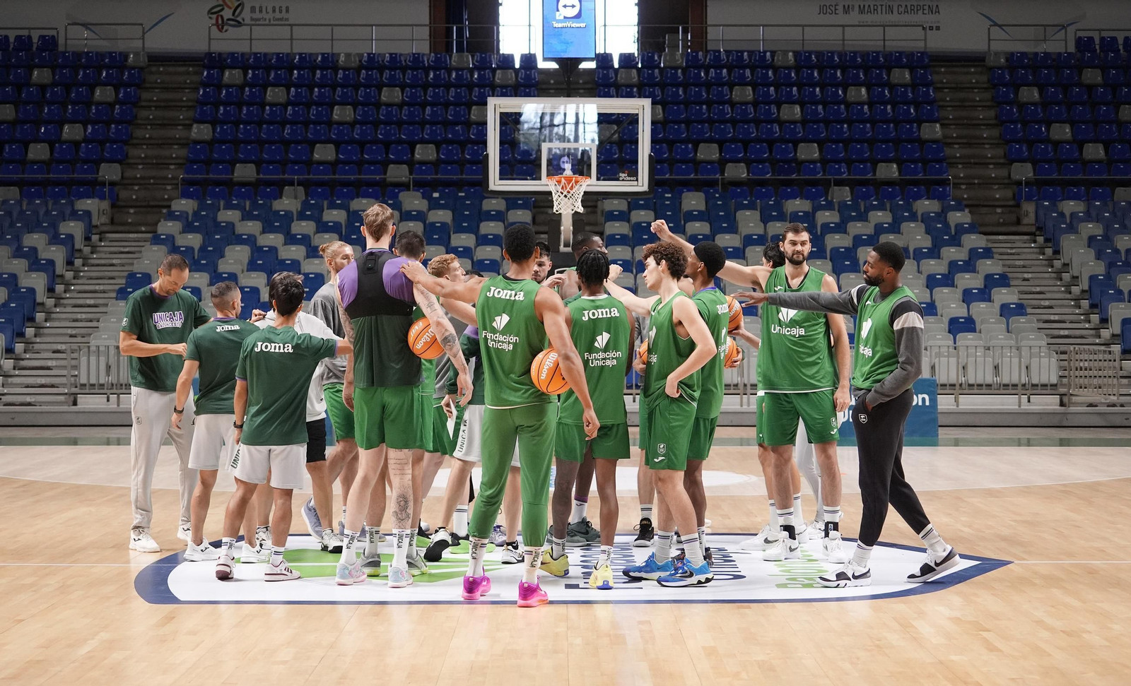 Entrenamiento del Unicaja en el Carpena. Entrenamiento del Unicaja en el Carpena.