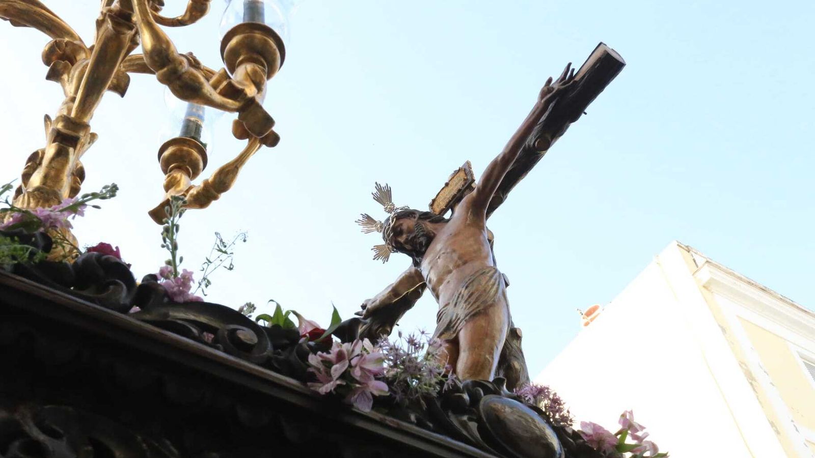 El Cristo de la Veracruz en su salida de este Viernes Santo.