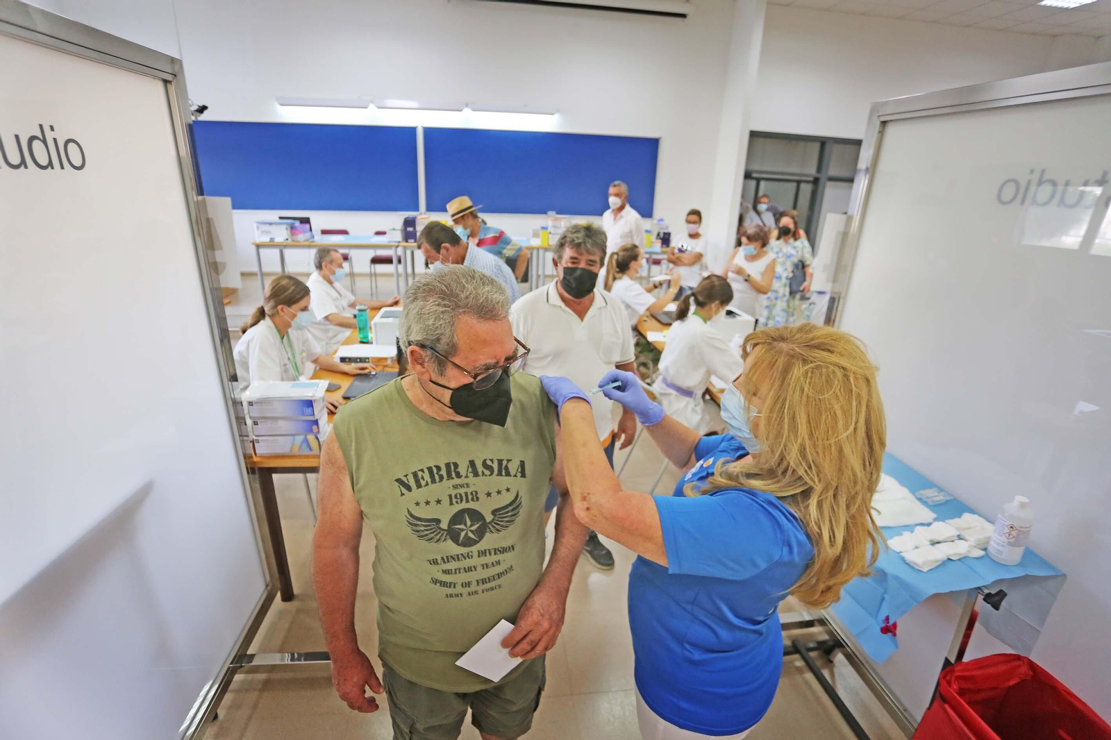 Vacunación masiva en el campus de la UCA en Jerez